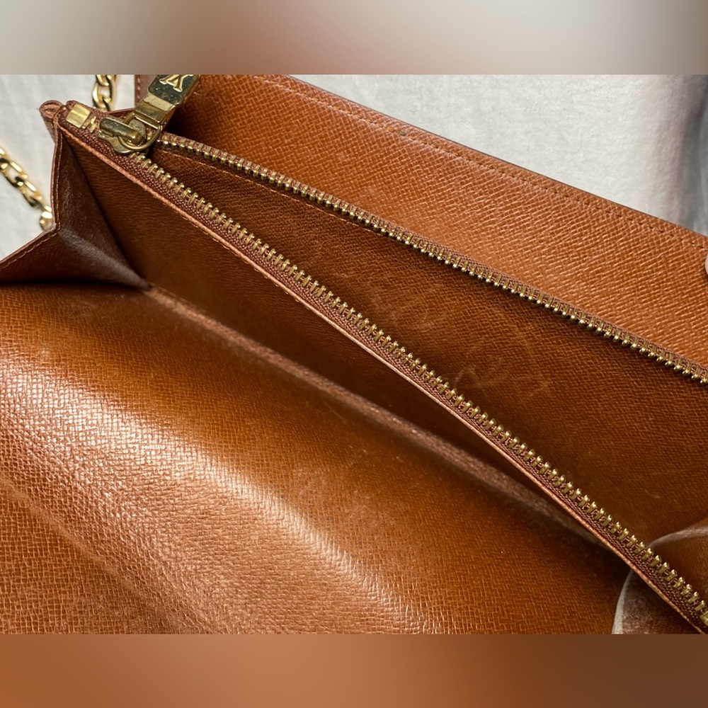 Louis Vuitton Wallet - Picture 12 of 16
